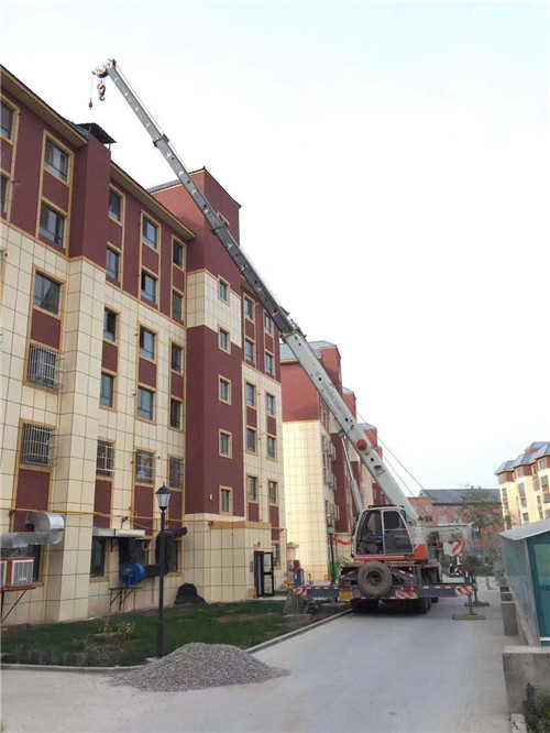 大石桥市跨街广告牌的高空安装注意事项