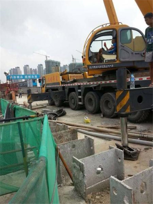 大石桥市随车吊与随车起重运输车有什么区别?