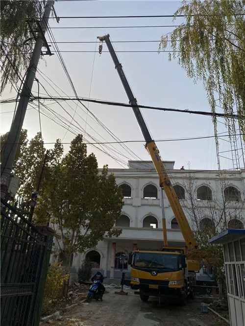 大石桥市设备吊装吊地磅吊钻机等设备