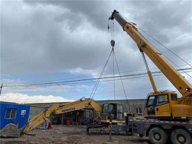 大石桥市25吨吊车的工作半径是多少？