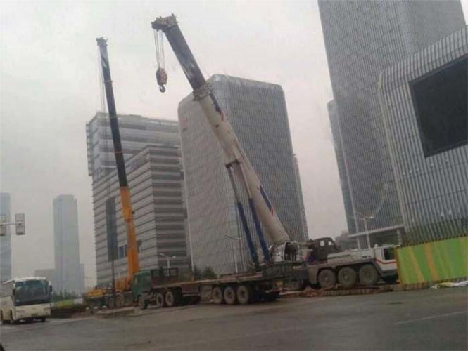 大石桥市25吨吊车能吊多重设备？