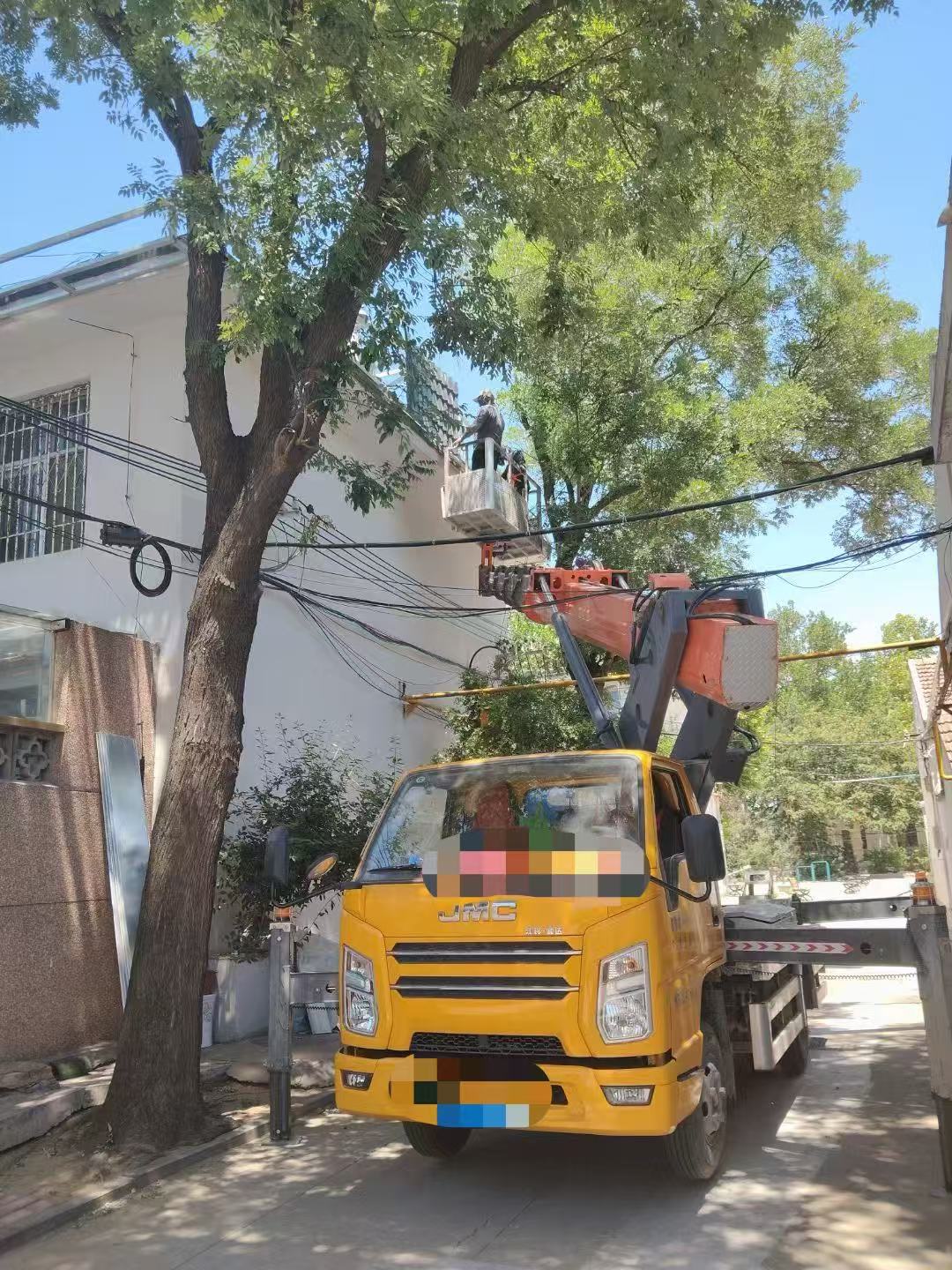 大石桥市高空作业车能吊装重物吗？最大承载多少公斤？